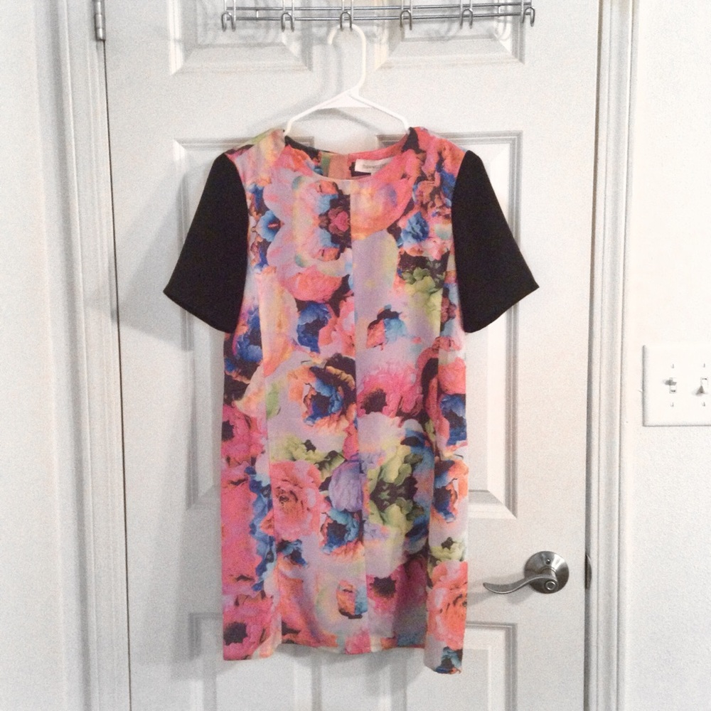 Finders Keepers floral dress sz XS